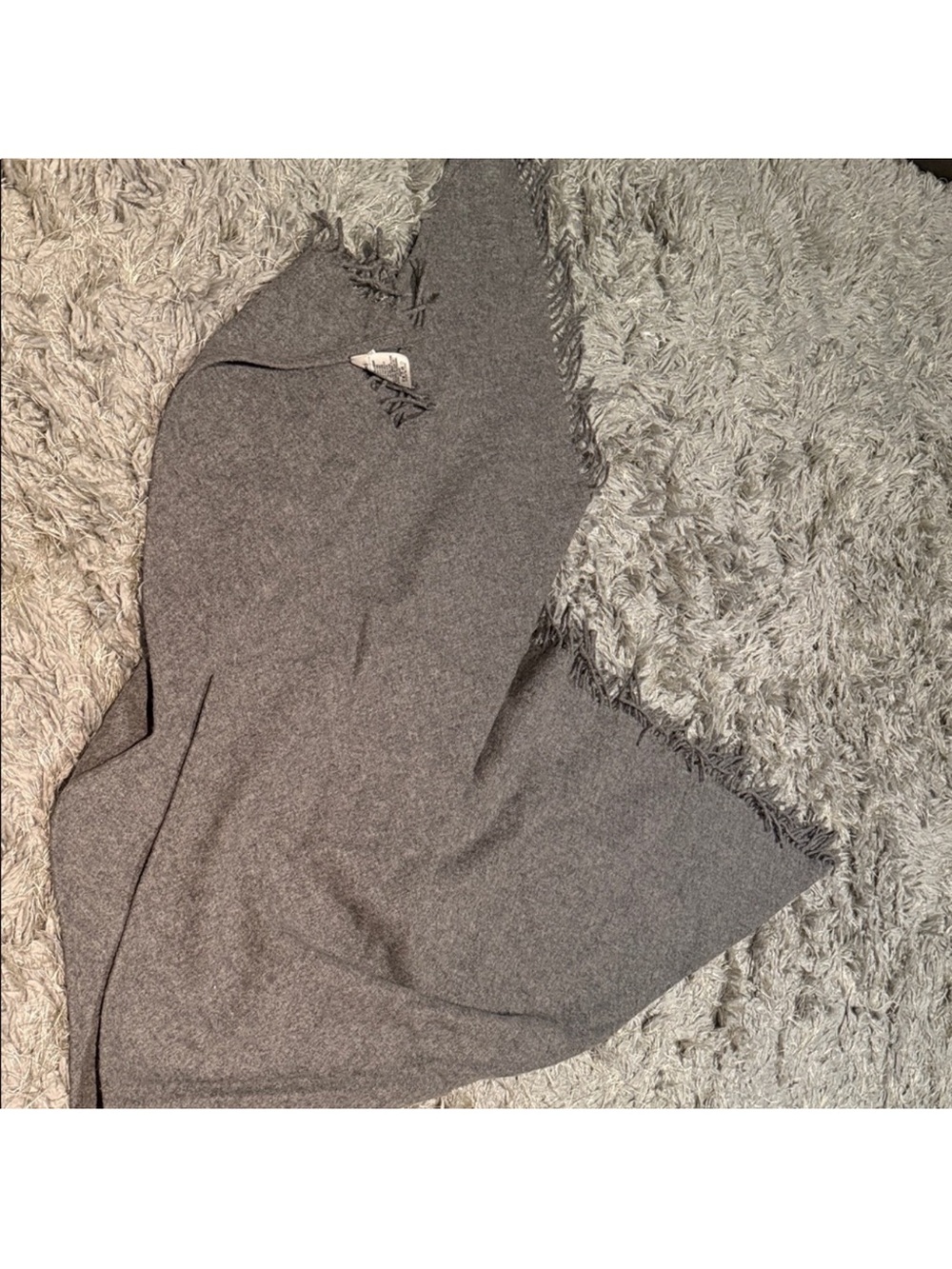 Aritzia 100%Wool Women’s Gray Triangle Fringe-Trim scarf